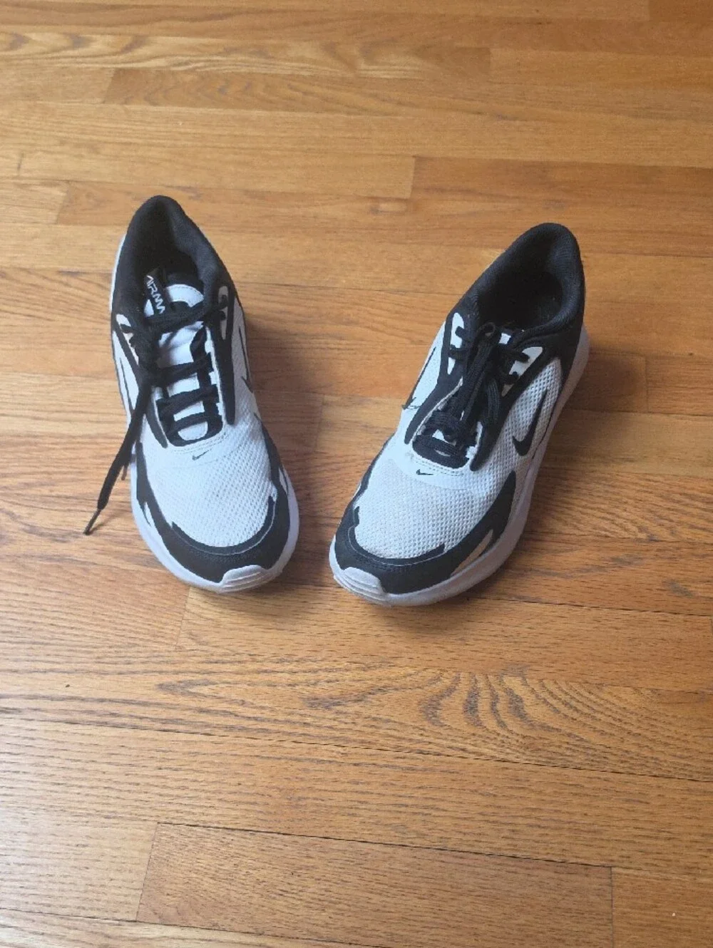 Nike Air Max Bolt White and Black Athletic Running Shoes